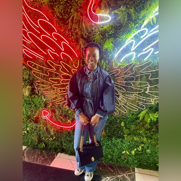 🤷🏽‍♀️She’s Live🤷🏽‍♀️ - Picture 5 of 17